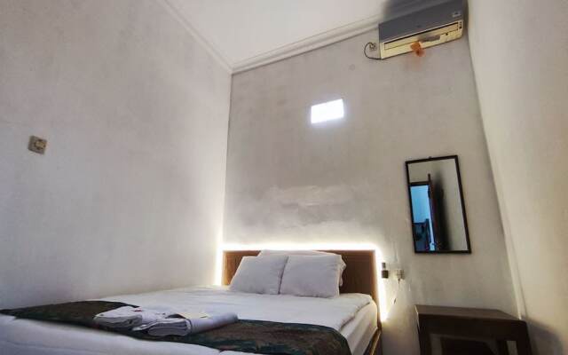 OYO 93867 Minso Inn Sepanjang