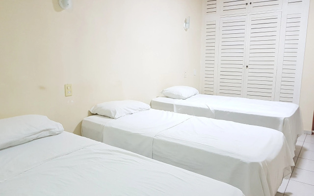 OYO Del Verde Hotel