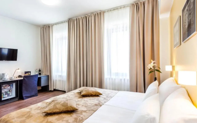 Kreutzwald Hotel Таллин