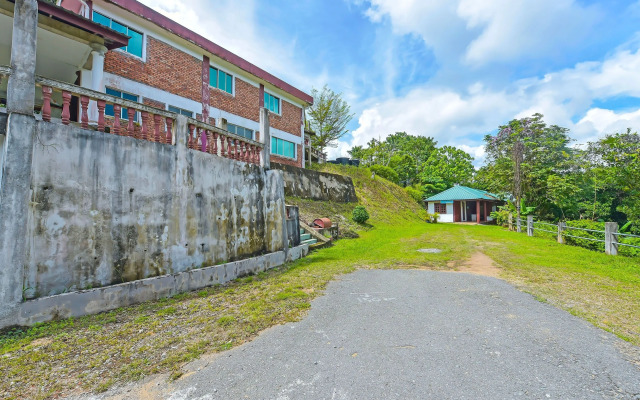 OYO 90675 Holiday View Inn