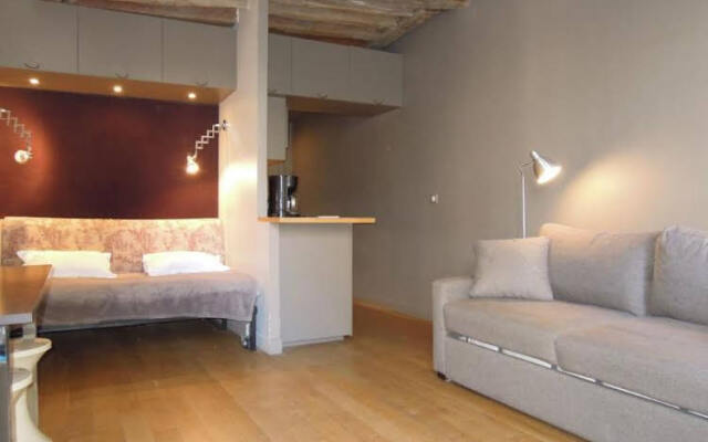 Saint Denis Apartment