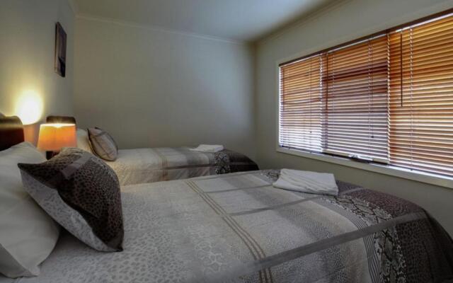 Reardon Place - moments from the family friendly Pea Soup Cove