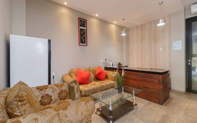 RedDoorz Plus near Radio Dalam 3