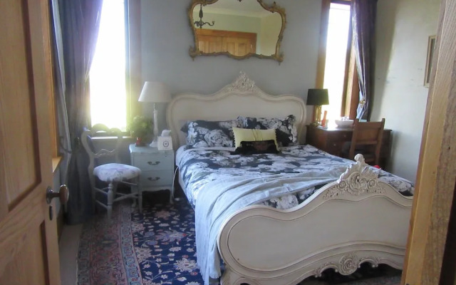 Redwood Valley B&B