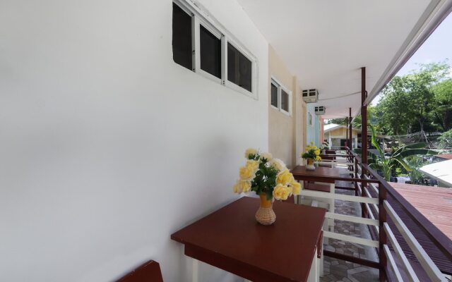 Sunrise 888 by OYO Rooms