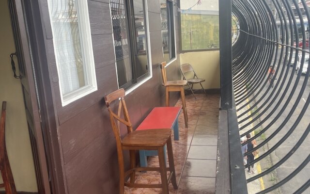 Luxurious Central Apt / 5 min from the Airport