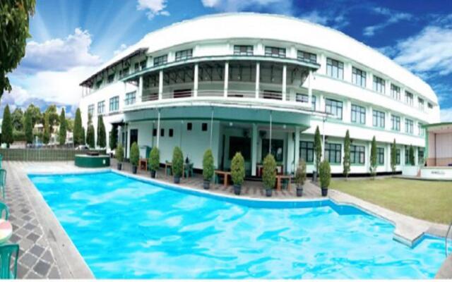 Capital O 90530 Ayong M Linggarjati Hotel