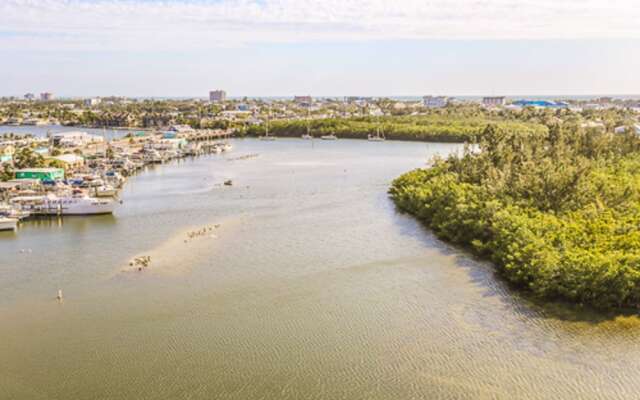 Boardwalk Caper PH4 1104