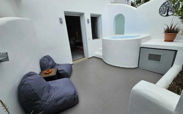 The Muse Of Santorini - Jacuzzi Suites