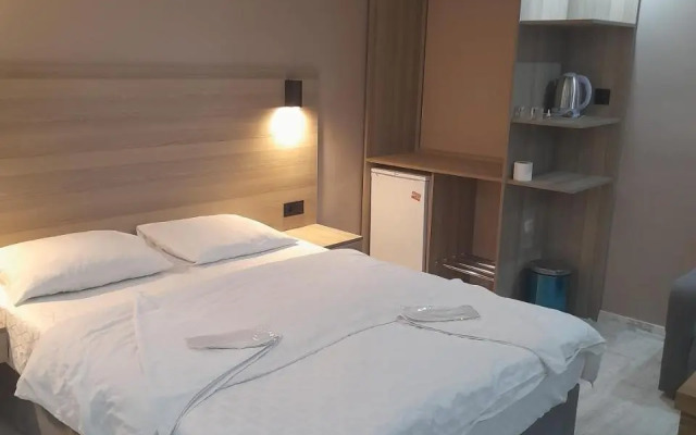 Moon Suit Otel