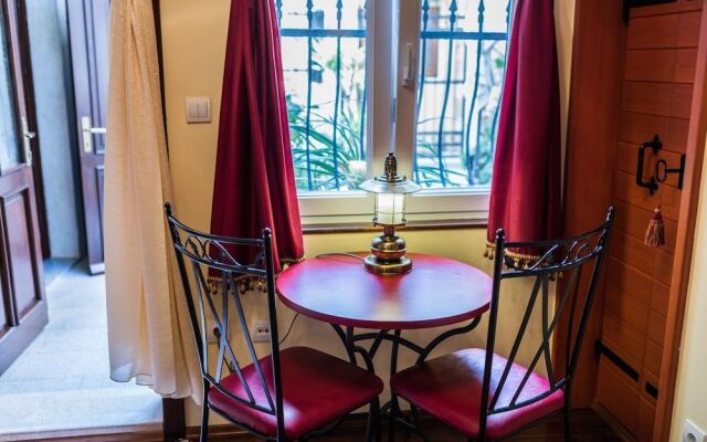 Emperor's Suites