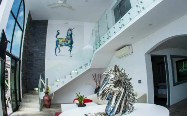 Show Pony Beach Resort and Suites