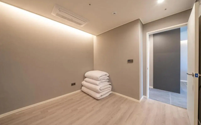 Yangyang White House Pension