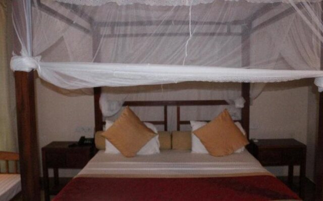 Warahena Beach Hotel