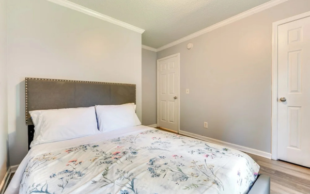 7 Mi to Downtown: Atlanta Home w/ Yard