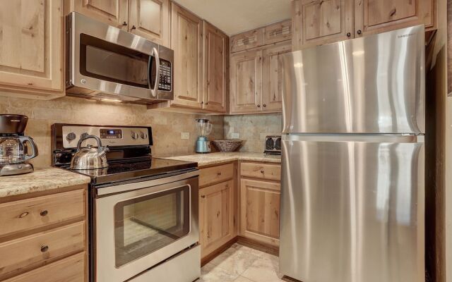 Village at Breckenridge Condos Sleeps 8 - Ski in Out + Walk downtown 2 Bedroom Apts by RedAwning