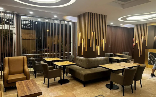 Royal Escape Hotel