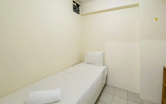 Homey And Comfort 2Br Green Pramuka City Apartment