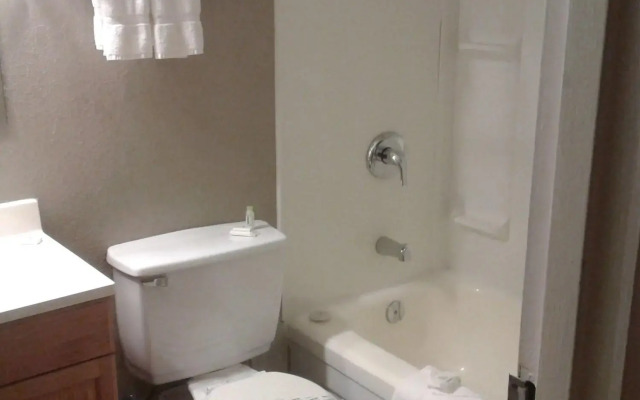 Magnuson Hotel Creston