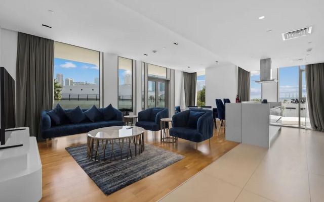 Bluewater's Residence Bay 2BR-Maid Room