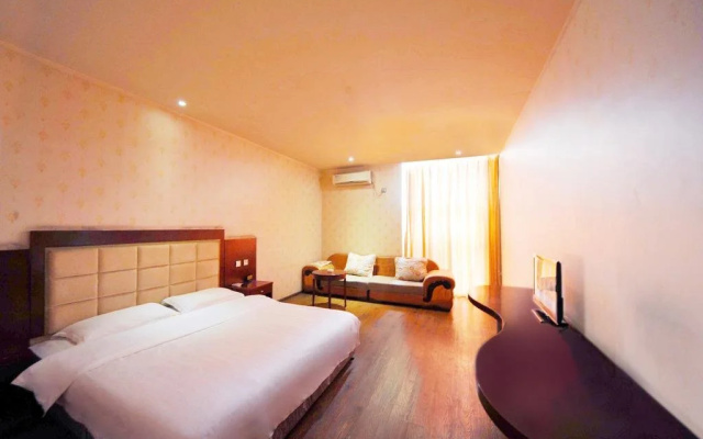 Qinhai Hotel