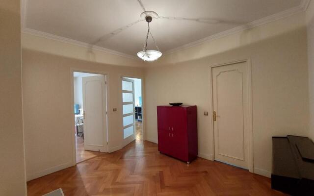 BH - CAPITOL - Central 2 Bedrooms 5 Peoples