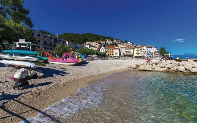 Amazing Home in Lovran With 2 Bedrooms and Wifi