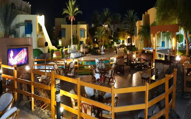 Eagles Downtown Zahabia & Beach Resort