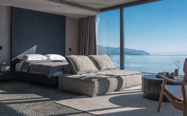 Yakamoz Erhai Hotel
