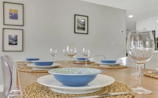 Watersedge - Private & Sanitized, Self Check-in. Perfect for Social Distancing & Working From Home. Private Pool, Pet Friendly. Super-host Support