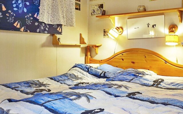 6 Person Holiday Home in Djurhamn