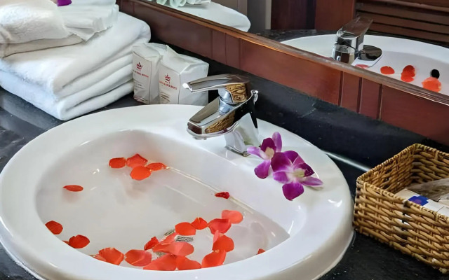 Dong Kinh Hotel