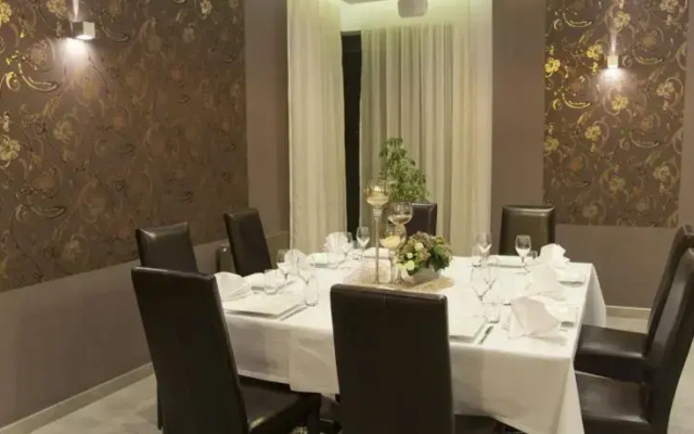 Hotel Vis A Vis