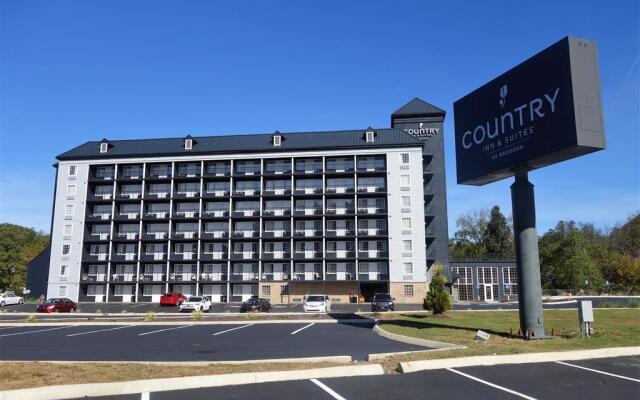 Country Inn & Suites by Radisson, Pigeon Forge South, TN