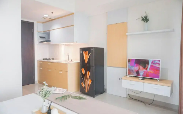 Cozy Look Studio Apartment At Lrt City Bekasi
