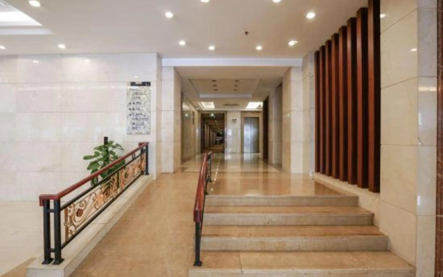 Longchang East Hotel