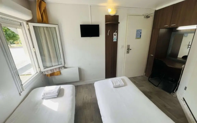 Fasthotel Val De Reuil