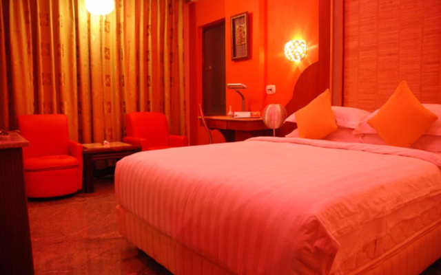 Golden Metro Hotel
