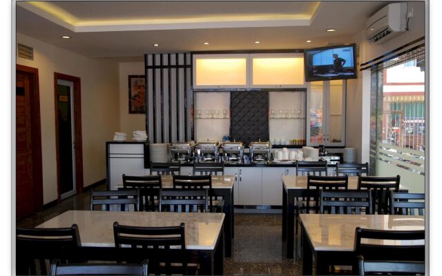 OYO 625 Hotel Golden Gate