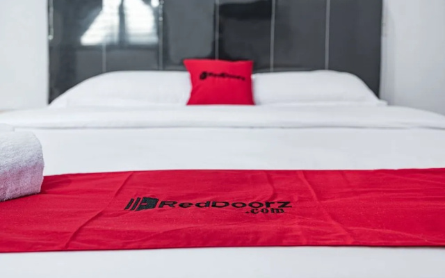 RedDoorz Plus near Thamrin Plaza Medan