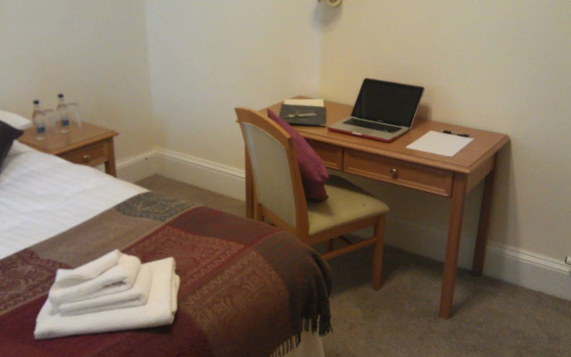 OYO Kirkconnel Hall Hotel