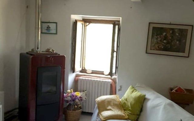 House With 2 Bedrooms in Cingoli, With Wifi
