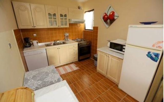 Apartments and Rooms Anika