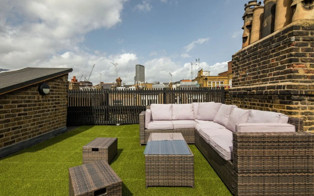 Hausd - Floral Street