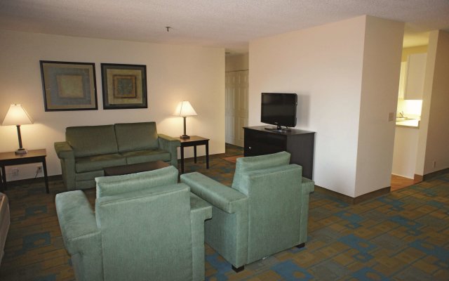 La Quinta Inn & Suites by Wyndham St. Pete-Clearwater Airpt