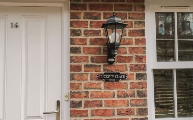 Clickety-clack Cottage