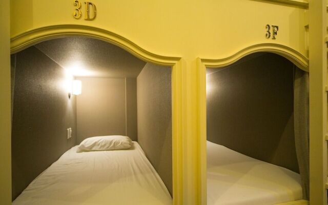 The Wardrobe Hostel Roppongi