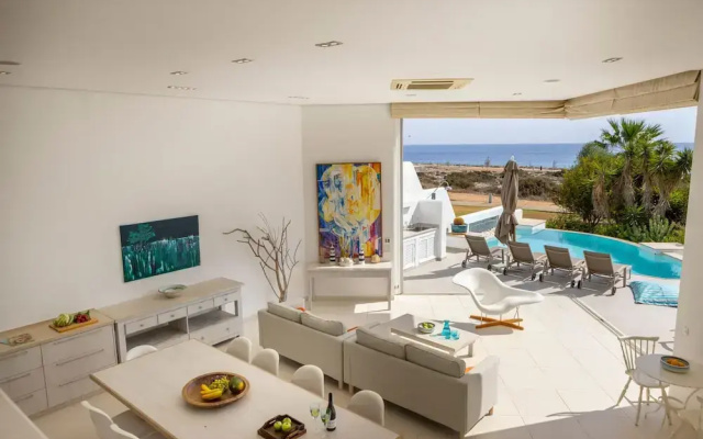 Protaras Seafront Villa Alemar