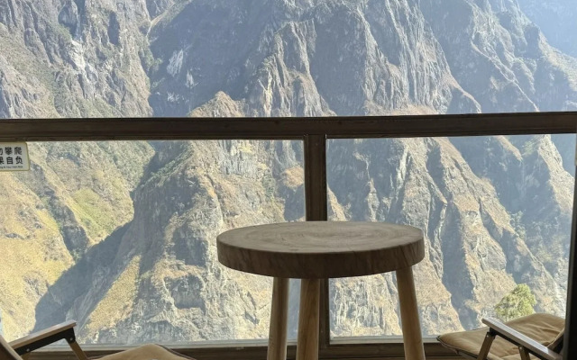 Tiger Leaping Half Way Guest House