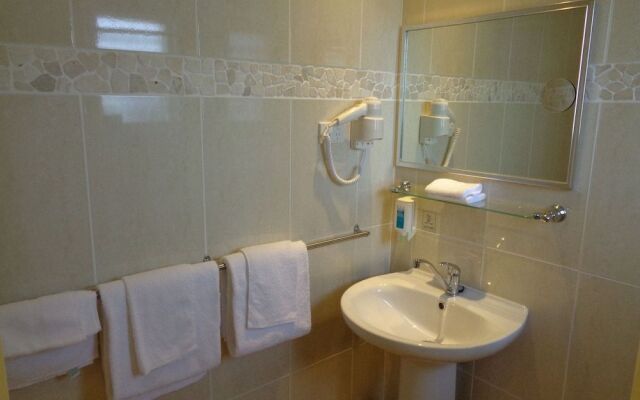 Moon River Motor Inn